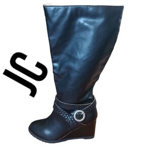 Super cute Wedge Riding Boots EUC size 6